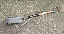 Vintage  BULLDOG trenching Spade - Y handle - HEAVY DUTY