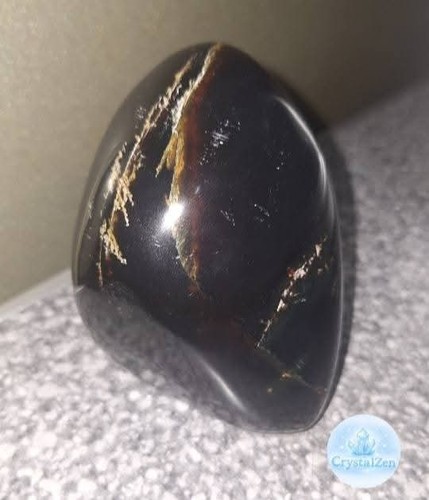 Rare blue amber - uv, sumatra