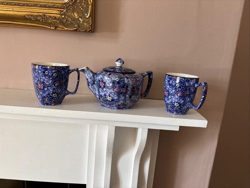 Rington teapot and two - , mugs