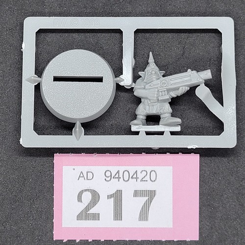 Gretchin sprue plastic - on,