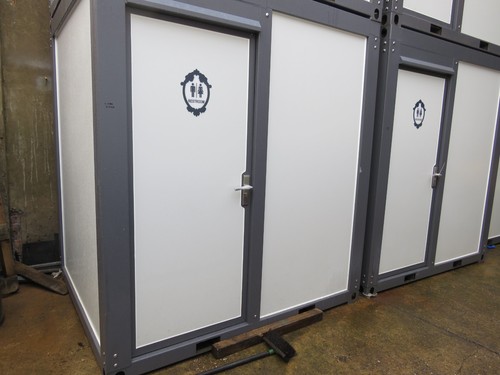 Portable mobile toilet - portable/mobile,