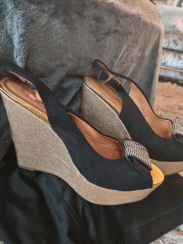 Black gold glitter wedge heels - gold,