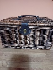 M&S Basket - Wine - Picnic -