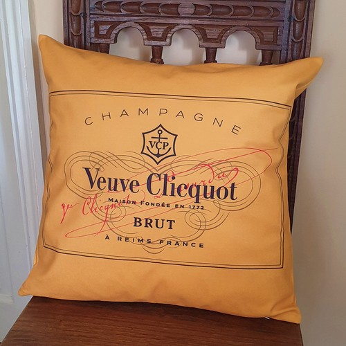 Veuve clicquot champagne - veuve,