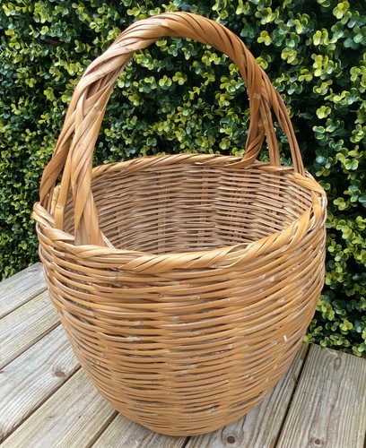Vintage basket round wicker - basket,