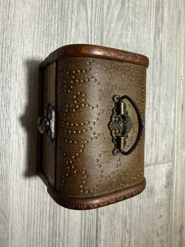 Small wooden treasure - small,