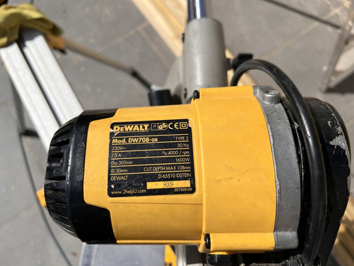 Dewalt dw708 300mm corded - dw708-gb,