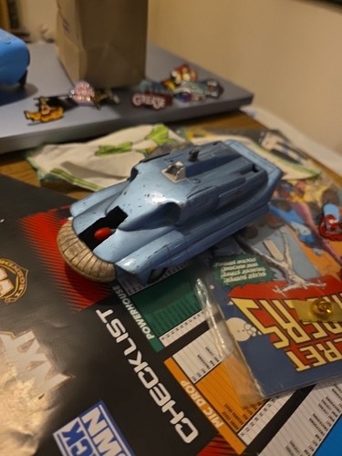 Dinky 104 captain scarlet spv - scarlet,