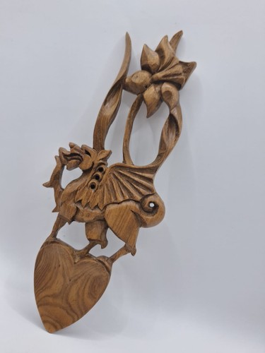Welsh dragon daffodil wooden - dragon,