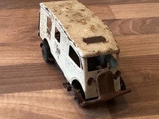 Minic Tri-ang Clockwork Morris