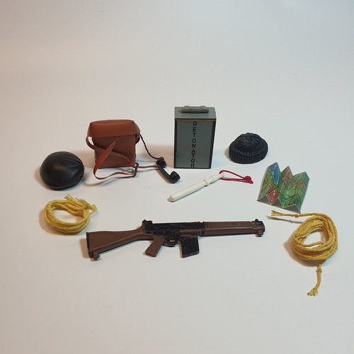 Palitoy action man - man, field