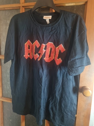 Official shirt red - t,