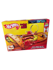 Hot Wheels The Hot Ones Blast Launch Face-Off  Track Set New 