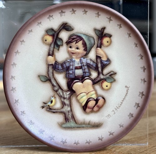 Goebel hummel 1977 annual - m.j.,