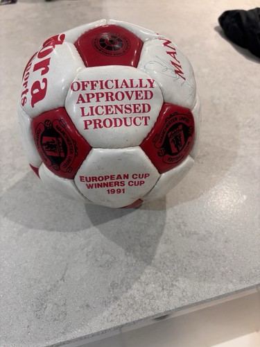 Signed manchester united ball - manchester,