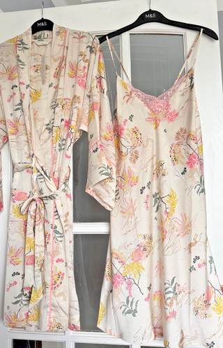 Bnwt dream satin light - m&s,