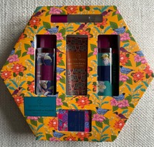 Oliver Thomas bathing