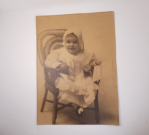 1910s little girl wicker chair - girl,