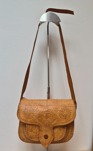 Vintage tan tooled leather - tan,