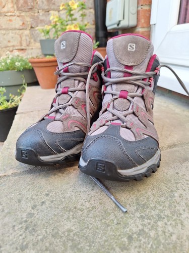 Salomon womens size - , 7