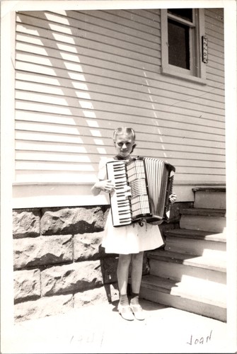 Vintage 1941 photo young girl - vintage,