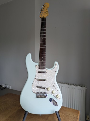 Squier fender surf - squier,