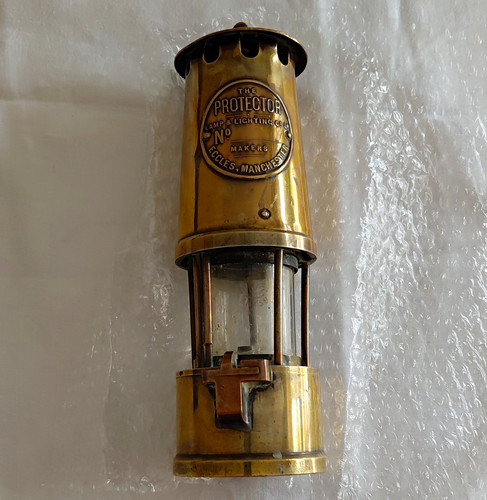 Protector lamp lighting co - lamp,
