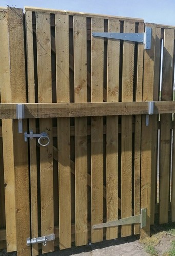 Qty barricade brackets - 2, +