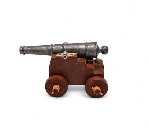 Vintage miniature cast metal - miniature,