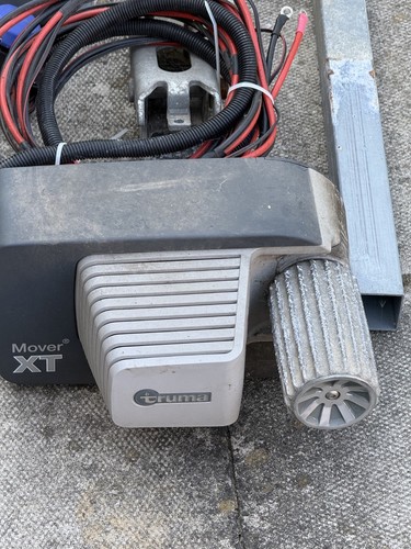 Manoeuvring system for