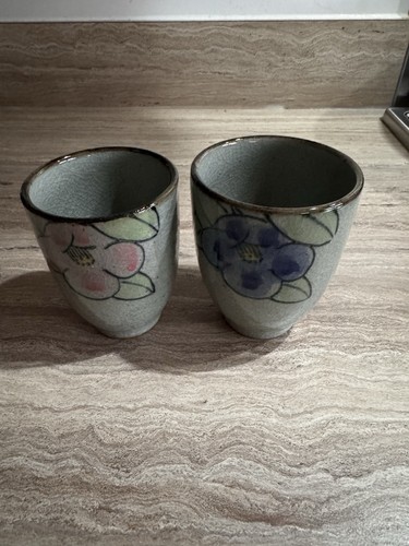 Japanese signed pottery cups