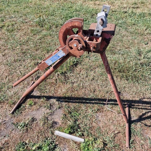 Record pipe bender - record,