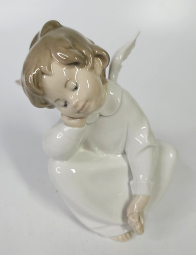 Lladro angel dreaming figurine - lladro,