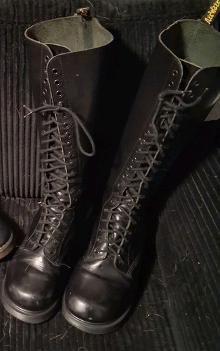 Doc martin boots size 5 - doc,