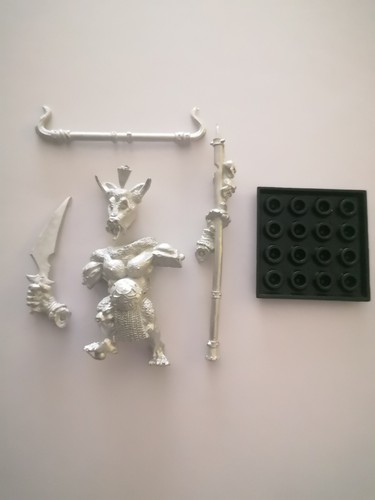 Warhammer chaos minotaur - chaos,