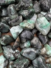 Emerald Tumblestone 20 to 25mm