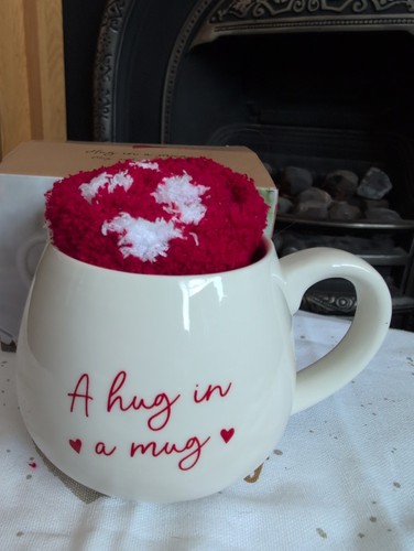 Hug mug heart sock - a,