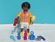 PLAYMOBIL LOT AND HAIRDRESSER