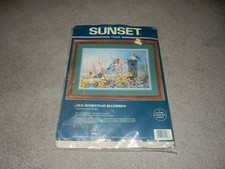 VTG 1997 Sunset Crewel Kit ~ Old Homestead Bluebirds 20” x 15” #11103 NO THREADS