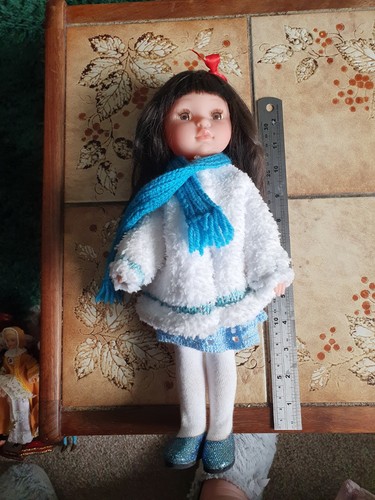 Lovely brunette doll - brunette,