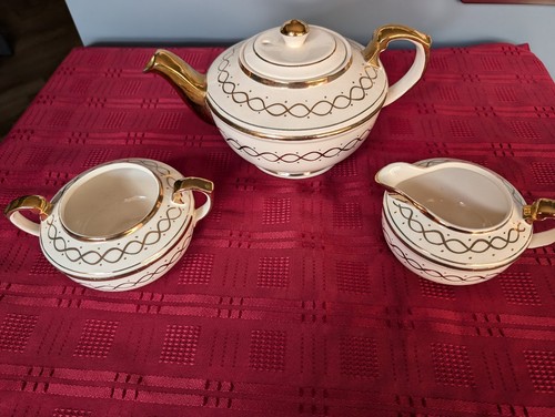 Ellgreave pottery large teapot - ellgreave,