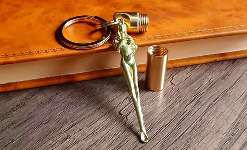 Mini light gold ear - light,