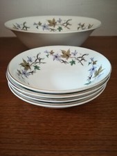  Vintage Set Of Wedgewood Fruit bowl And Four Dishes, Pretty Leaf Pattern 