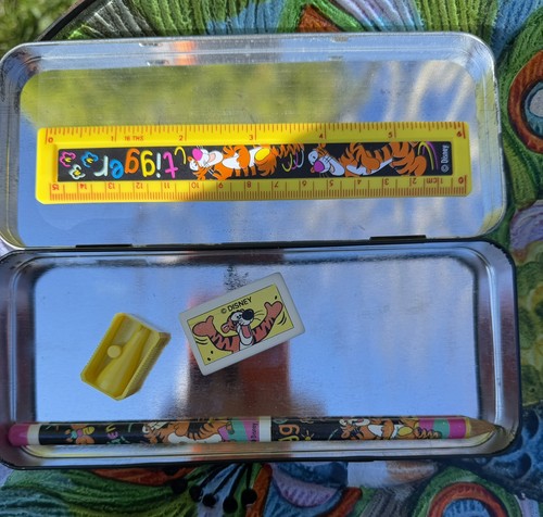 Disney tigger tin vintage - tin,