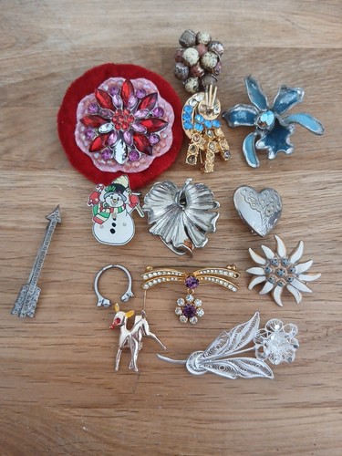 Brooches job lot pieces - brooches, x
