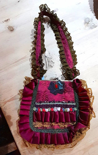 Per una burgundy satin lace - per,