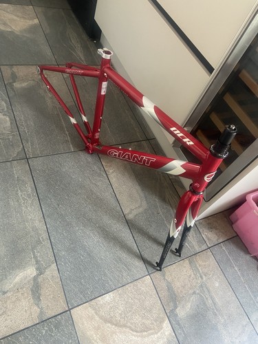 Red retro giant ocr compact - ocr,