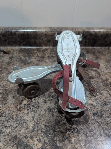 Vtg globe union adjustable - union,