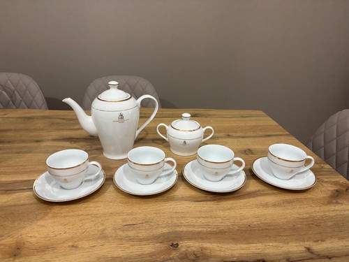 Queen elizabeth golden - queen, tea
