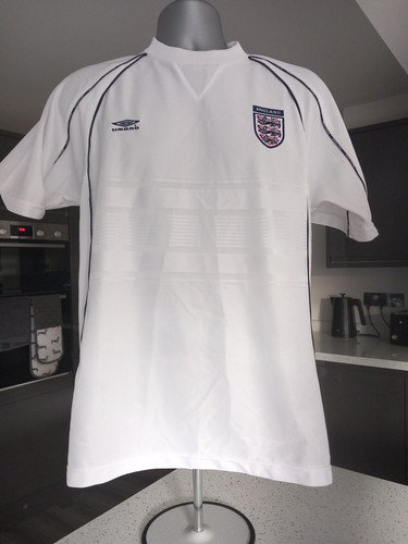 Vintage umbro adult medium - umbro,